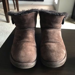 Brown Bailey button mini UGGs